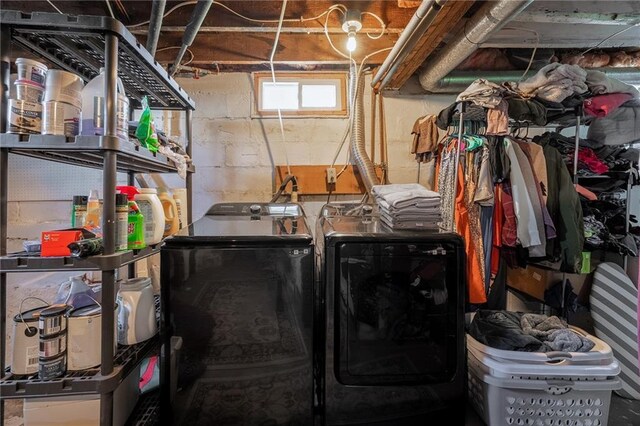 719 Huebsch Blvd, Eau Claire, WI 54701 - washroom featuring washing machine and dryer