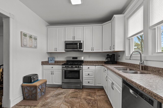 406 Haskins St, Lake Geneva, WI 53147
