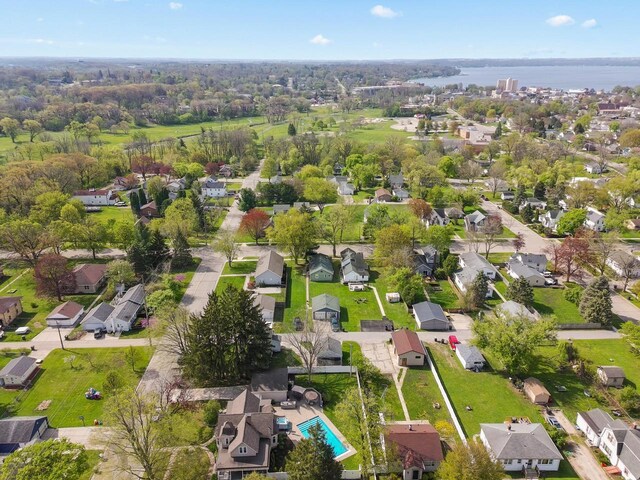 406 Haskins St, Lake Geneva, WI 53147
