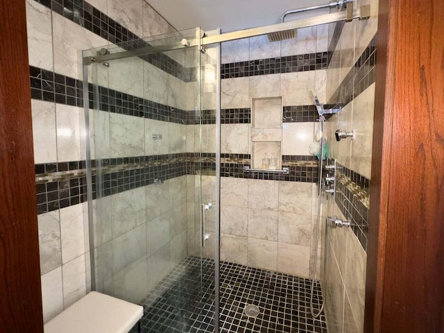 7814 2nd Ave, Kenosha, WI 53143 - bathroom with a stall shower