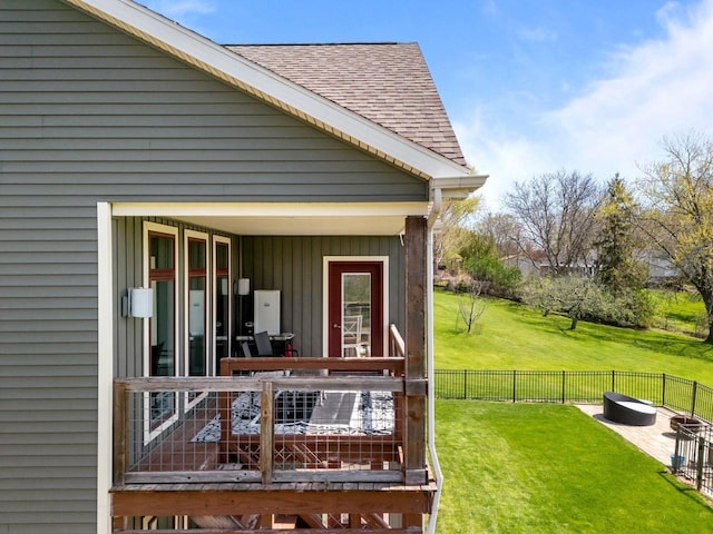 519 Park Ave, Little Chute, WI 54140 - property entrance featuring a shingled roof