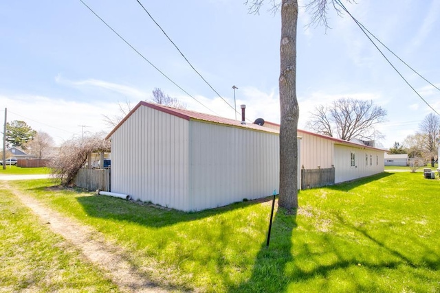 1600 26th Ave, Menominee, MI 49858 - view of side of property with a lawn