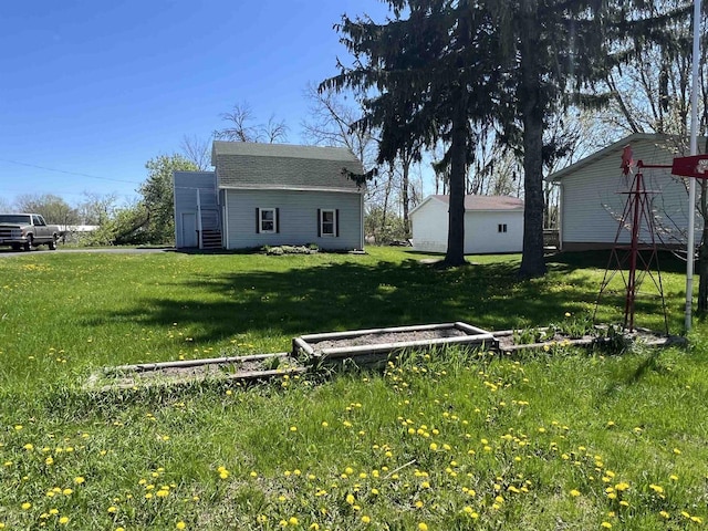 432 S Union St, Mauston, WI 53948 - view of green lawn