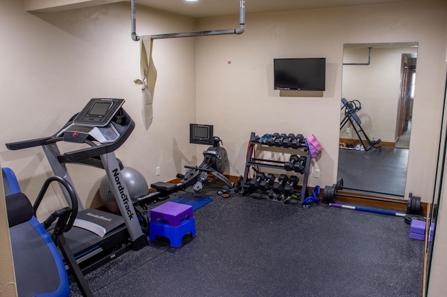 953 Larkspur Rd, Plymouth, WI 53073 - view of workout area