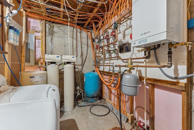 E9510 Oak Hill Rd, Wisconsin Dells, WI 53965 - utilities with water heater and washer / clothes dryer