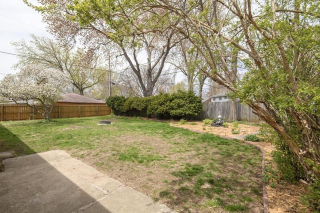 2334 W Custer Ave, Glendale, WI 53209 - view of yard with a patio