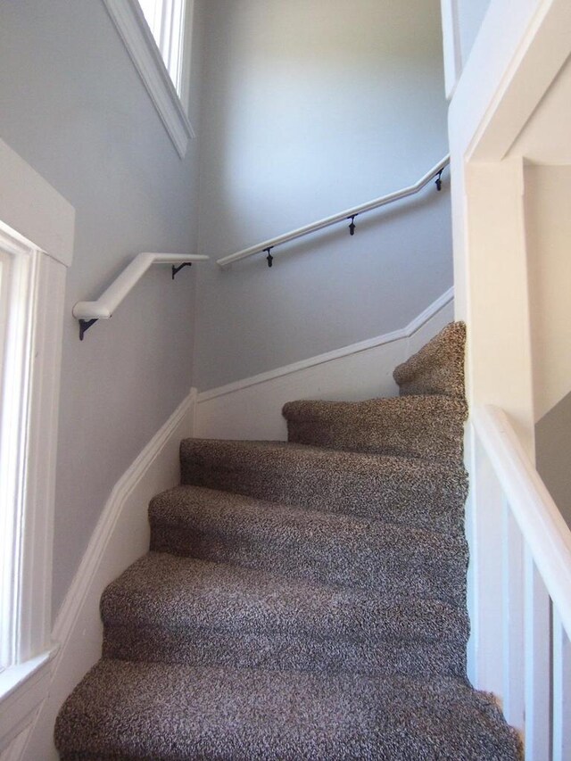 929 Park Ave, Beloit, WI 53511 - view of stairs