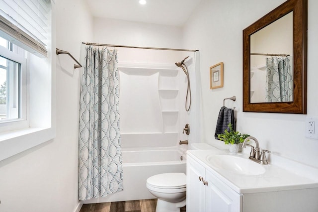 2965 S Stevenson Pier Rd, Sturgeon Bay, WI 54204 - full bath featuring shower / bath combination with curtain, vanity, wood finished floors, and toilet