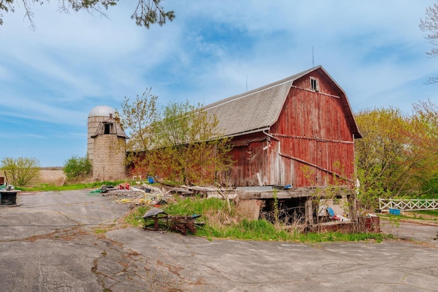 12220 W Highland Rd, Mequon, WI 53097 - view of barn