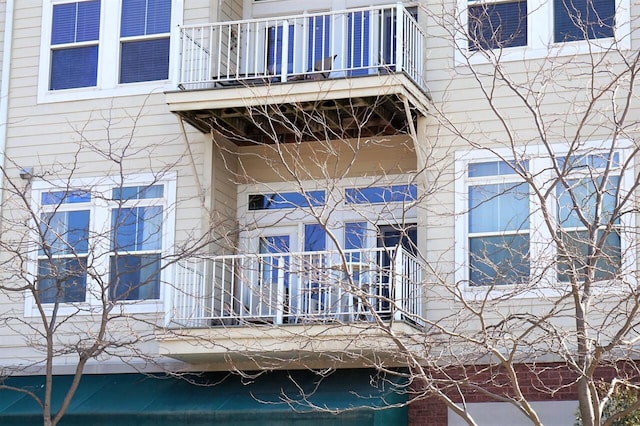 110 S Wisconsin St Unit 2E, Port Washington, WI 53074 - view of exterior entry with a balcony