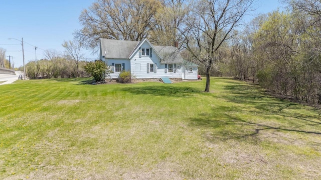 2780 Humboldt Rd, Green Bay, WI 54311 - view of grassy yard