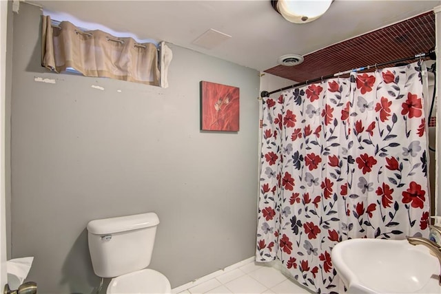 19333 59th Ave, Chippewa Falls, WI 54729 - full bath featuring toilet, a sink, curtained shower, and tile patterned flooring