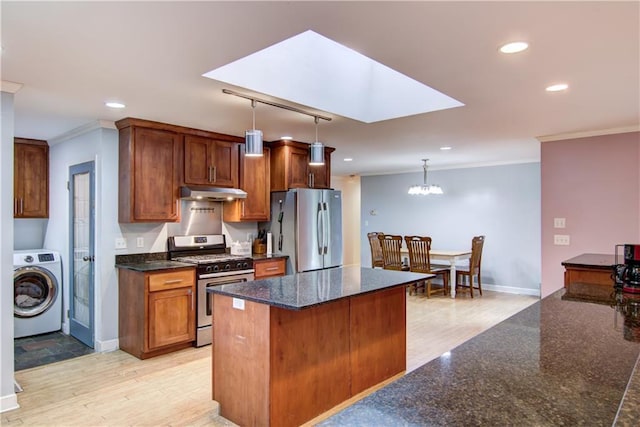 19333 59th Ave, Chippewa Falls, WI 54729 - kitchen featuring washer / clothes dryer, appliances with stainless steel finishes, under cabinet range hood, ornamental molding, and recessed lighting