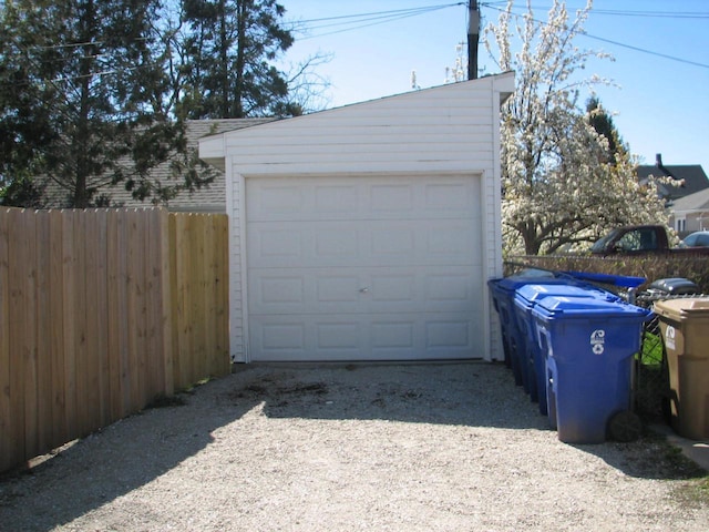 4314 Sheridan Rd, Kenosha, WI 53140 - detached garage with fence and driveway