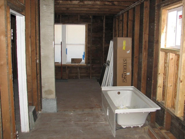 4314 Sheridan Rd, Kenosha, WI 53140 - bathroom featuring a tub