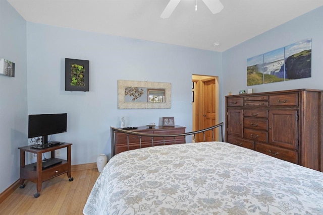 1229 Riverwood Ln, Sobieski, WI 02413 - bedroom featuring light wood-style floors, baseboards, and ceiling fan