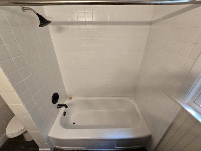 6321 W Keefe Avenue Parkway Unit 6323, Milwaukee, WI 53216 - bathroom with toilet and shower / bath combination