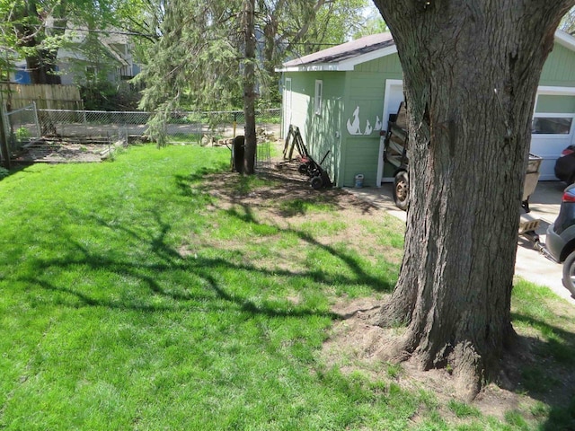 944 9th St, Beloit, WI 53511 - view of yard