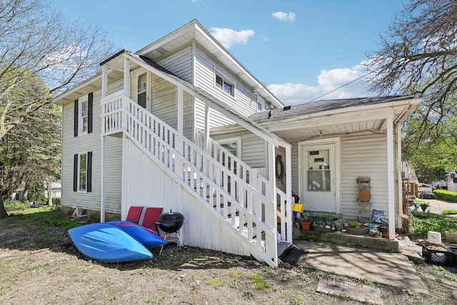 604 9th Ave, Baraboo, WI 53913 - back of property featuring stairway