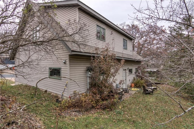 1813 Abbe Hill Dr, Eau Claire, WI 54703 - view of side of home