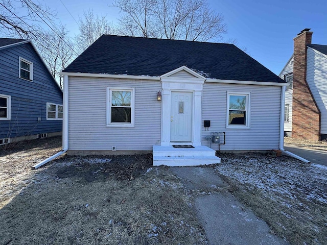 1306 W Wisconsin St, Portage, WI 53901 - bungalow with a shingled roof