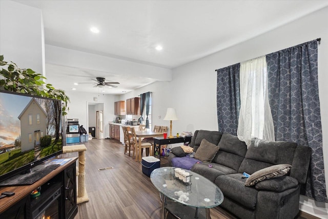 423 Maryhill Dr, Green Bay, WI 54303 - living room with dark wood-type flooring, a ceiling fan, and recessed lighting