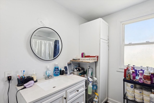 423 Maryhill Dr, Green Bay, WI 54303 - bathroom featuring vanity
