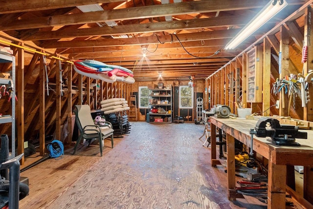 2289 Northwood Rd, Green Bay, WI 54313 - basement with a workshop area