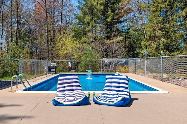 2289 Northwood Rd, Green Bay, WI 54313 - view of swimming pool featuring fence and a patio area