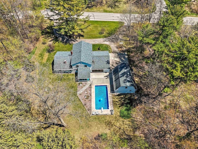 2289 Northwood Rd, Green Bay, WI 54313 - aerial view of property and surrounding area featuring a pool