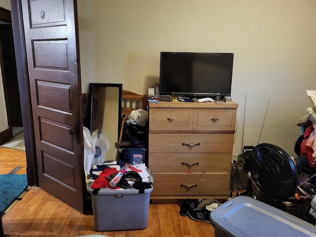 2931 N 2nd St Unit 2933, Milwaukee, WI 53212 - bedroom featuring light wood-type flooring