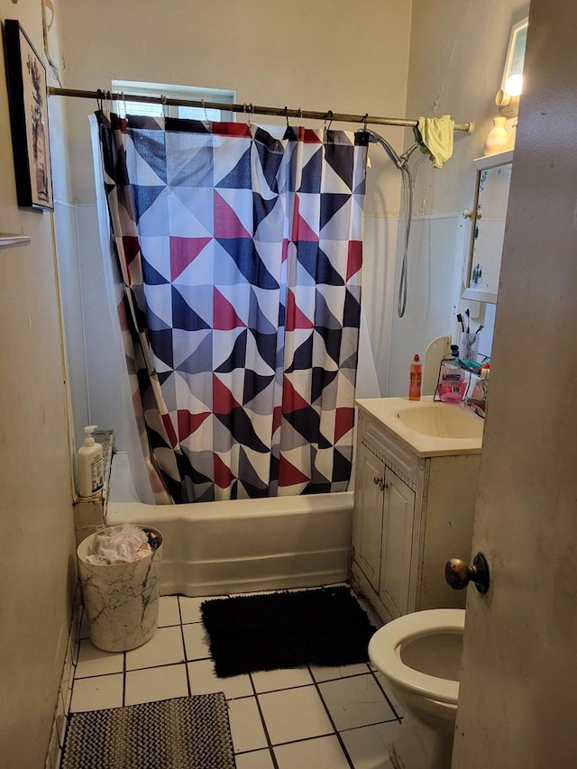 2931 N 2nd St Unit 2933, Milwaukee, WI 53212 - bathroom with tile patterned floors, shower / bathtub combination with curtain, vanity, and toilet
