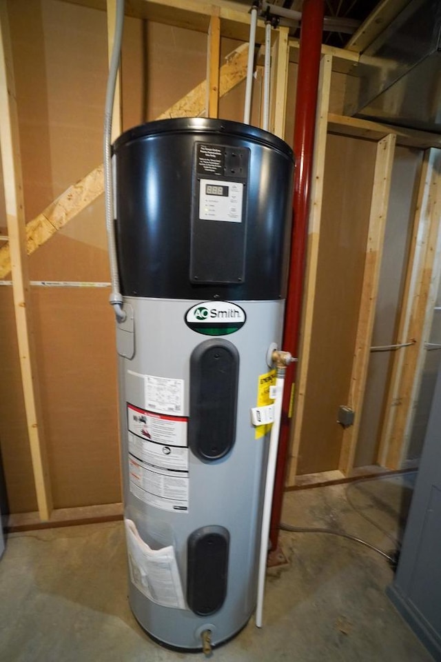 16845 Hawk Rd, Sparta, WI 54656 - utility room featuring water heater