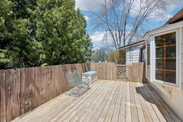 1445 17th Ave, Grafton, WI 53024 - deck with fence