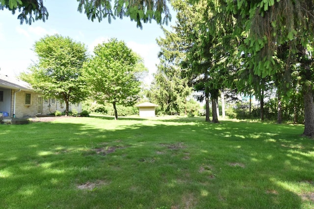 15060 Carpenter Rd, Brookfield, WI 53005 - view of grassy yard