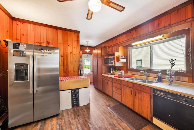 153 W School St, Columbus, WI 53925