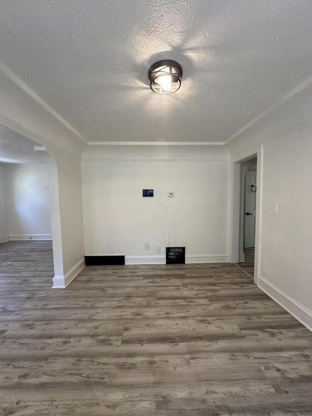 3158 N 39th St Unit 3160, Milwaukee, WI 53216 - unfurnished living room with wood finished floors, a textured ceiling, and baseboards