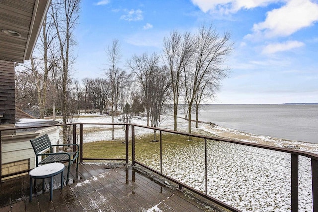 536 Sunrise Bay Rd, Neenah, WI 54956 - balcony with a water view