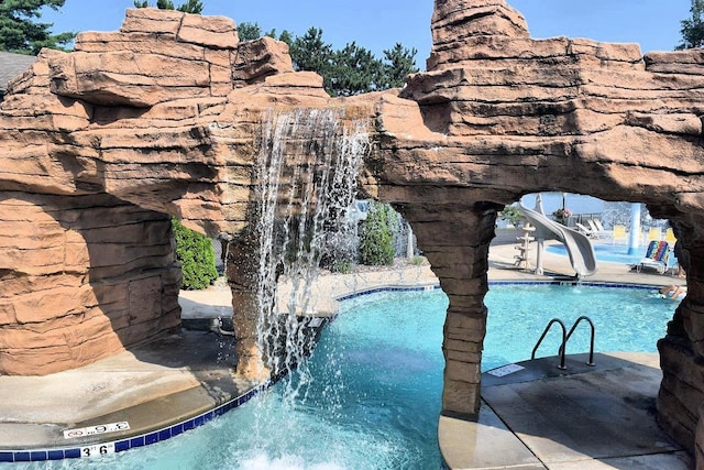 1093 Canyon Rd Unit 508, Wisconsin Dells, WI 53965 - community pool with a water slide