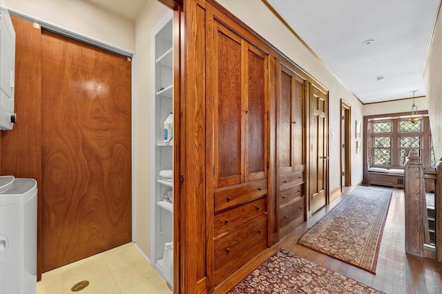 304 16th St, Racine, WI 53403 - hall with crown molding