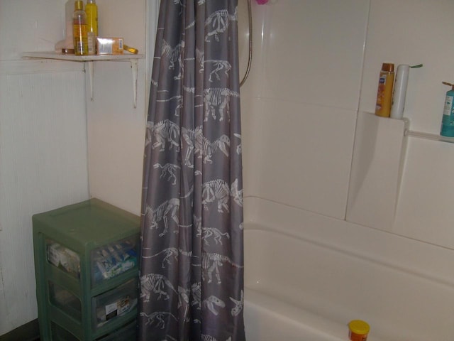 701 Otter Ave, Oshkosh, WI 54901 - full bathroom with shower / tub combo