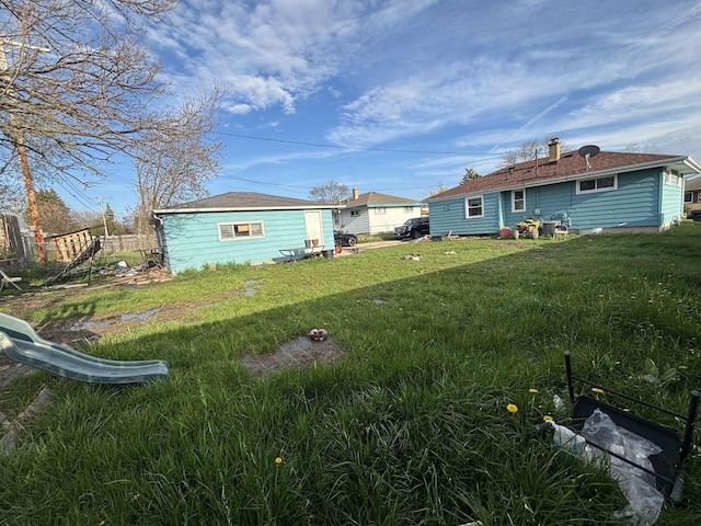 8210 W Winfield Ave, Milwaukee, WI 53218 - view of green lawn
