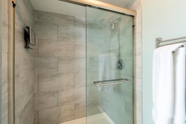 5402 Comanche Way, Madison, WI 53704 - full bathroom with a stall shower