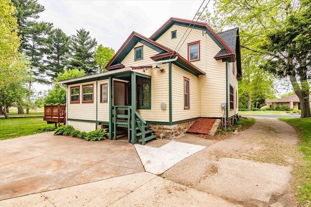 330 1st St, Port Edwards, WI 54469 - victorian-style house featuring entry steps