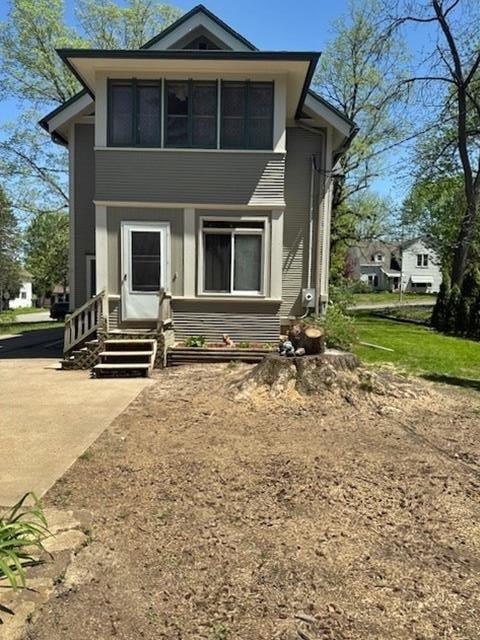 110 Hewett St, Neillsville, WI 54456 - view of front of property with entry steps