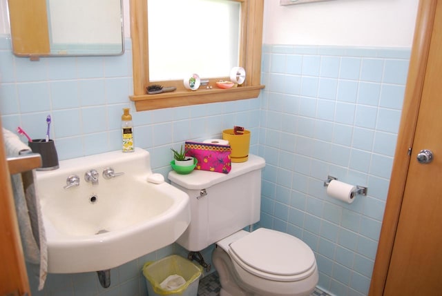 3207 County Rd W, Port Washington, WI 53074 - bathroom featuring tile walls, a sink, and toilet