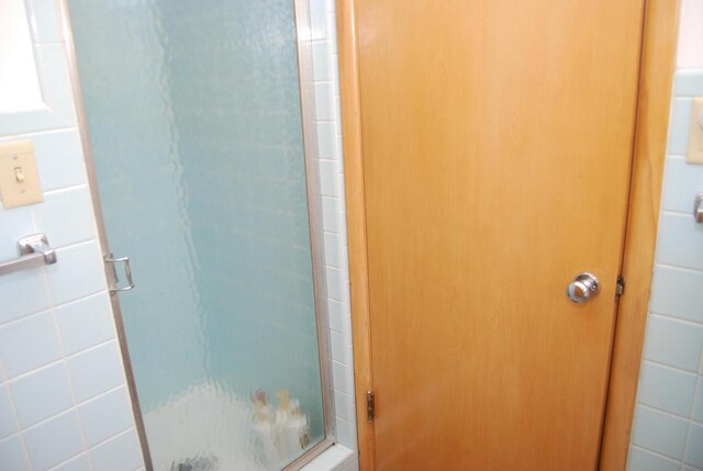 3207 County Rd W, Port Washington, WI 53074 - bathroom with a stall shower