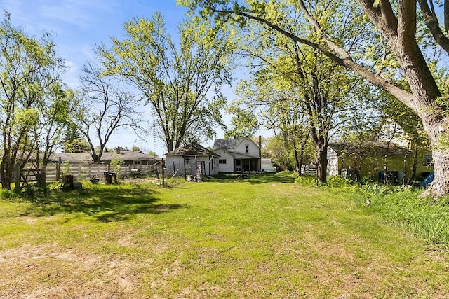 412 W Chestnut St, Pardeeville, WI 53954 - view of yard