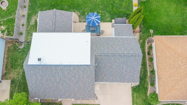aerial view of property and surrounding area