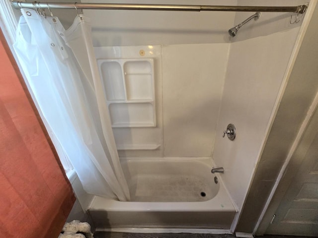 902 S 25th St, Milwaukee, WI 53204 - bathroom with shower / bath combo with shower curtain